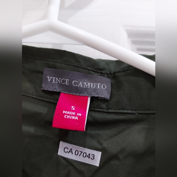 NWT 🏷 Vince Camuto | Utility Twist Long Sleeve Top - Picture 2 of 15